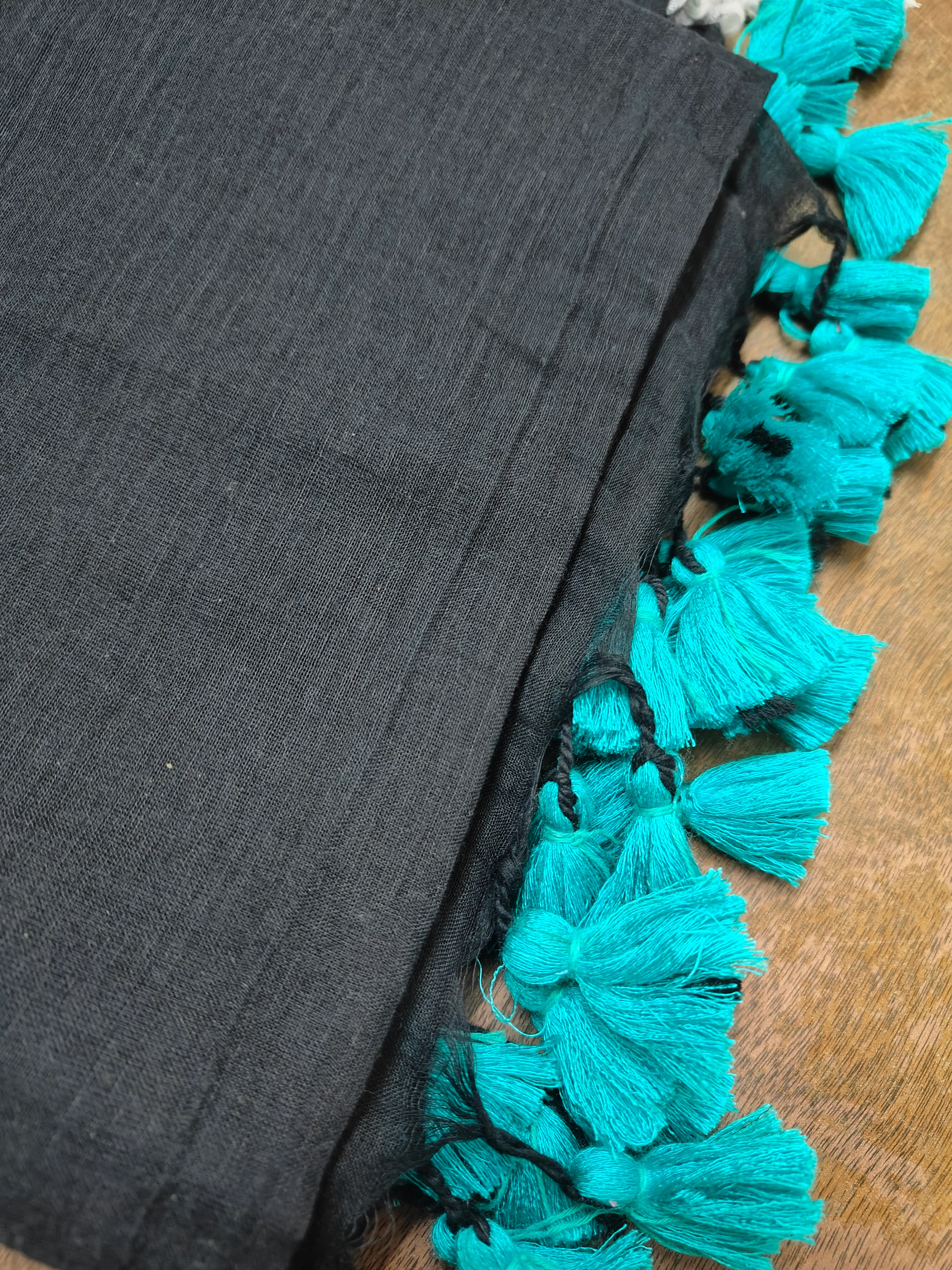 Black SeaGreeMul Cotton Saree - Image 2