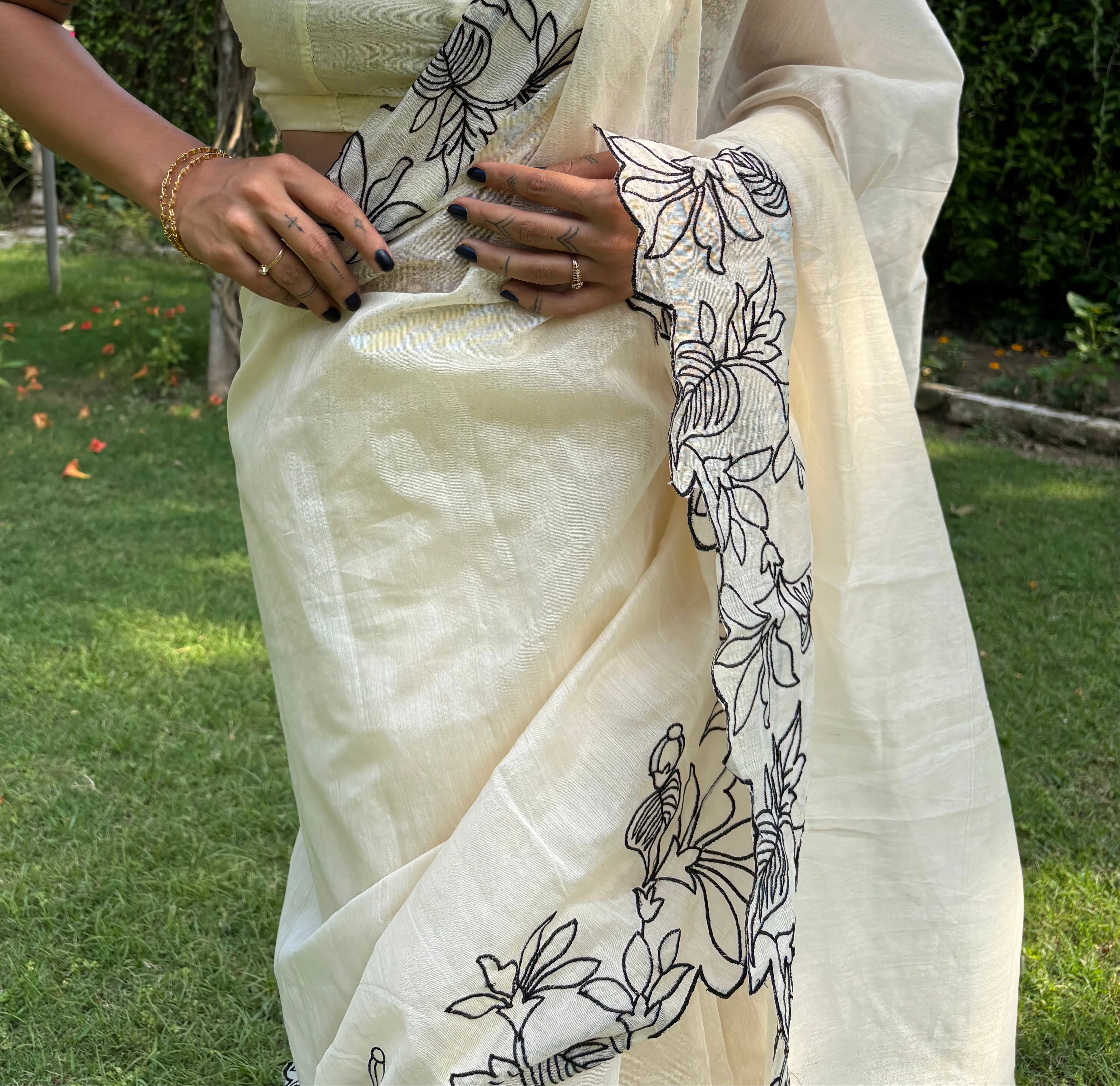 Creamy Pie Cotton Chanderi Embroidered Saree - Image 5