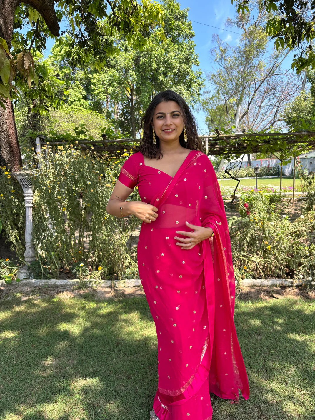PinkGlam Georgette Saree - Image 2