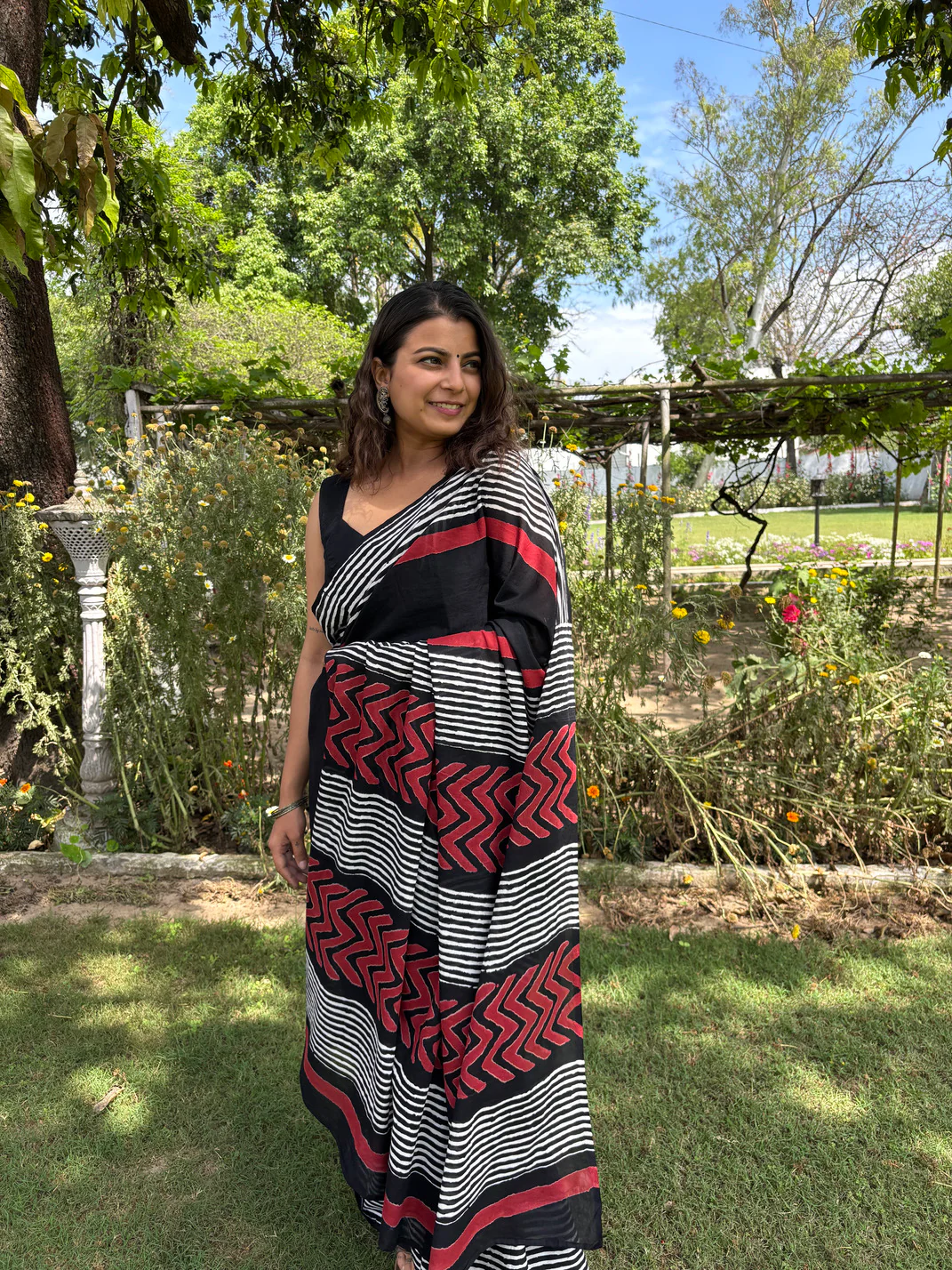 Dan Black Cotton Saree - Image 5