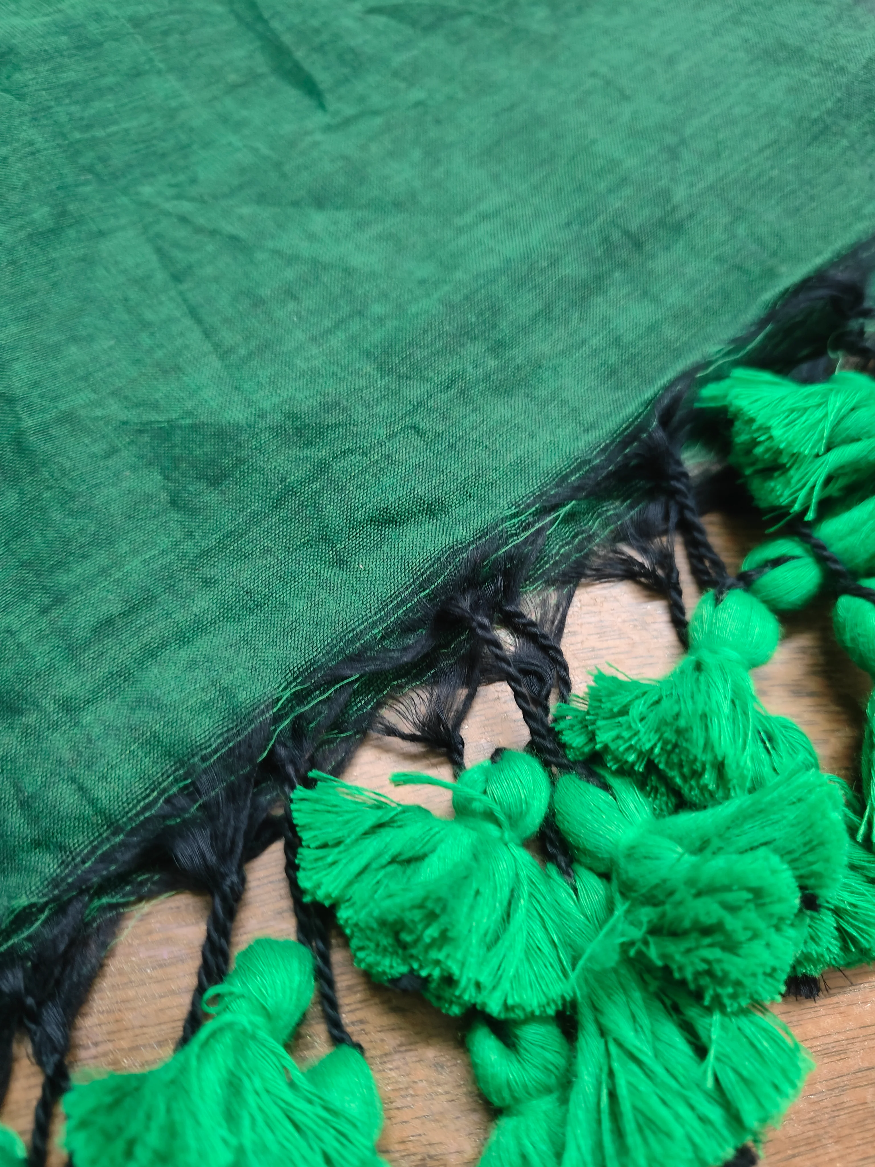 Green Mask Love Mul Saree - Image 2