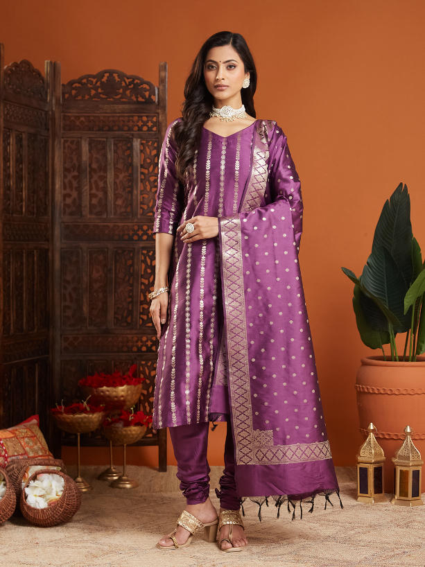 Tanirika Banarsi Silk Suit Set - Image 10