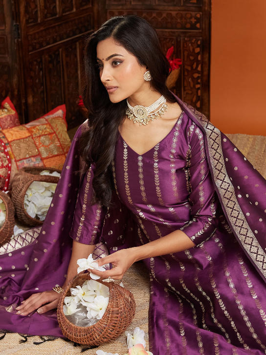 Tanirika Banarsi Silk Suit Set - Image 3