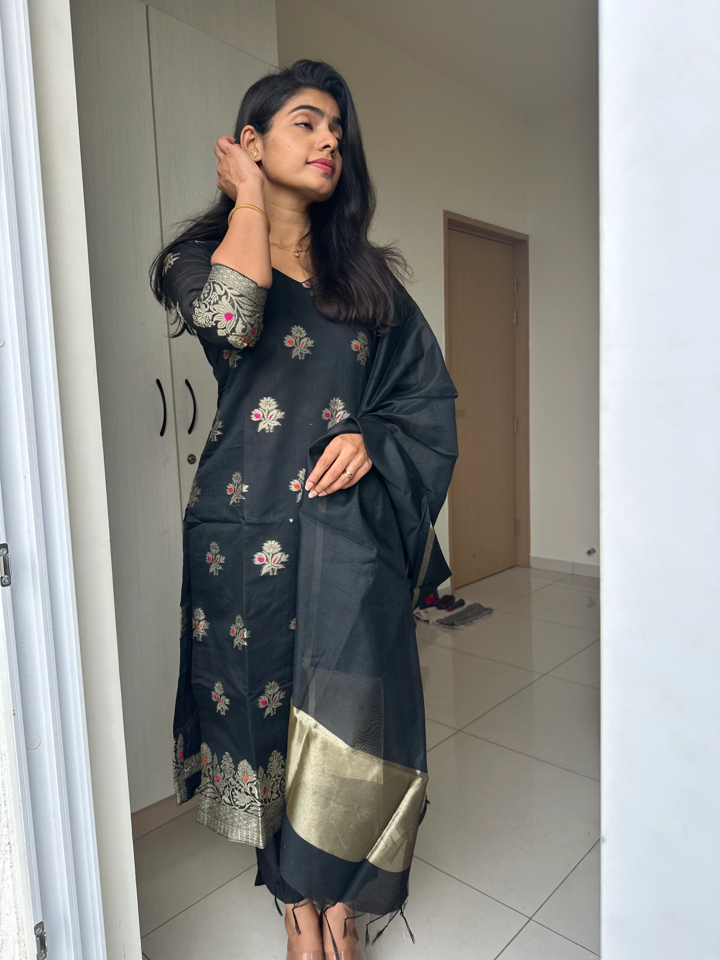 Pearl Black Suit Set - Image 11
