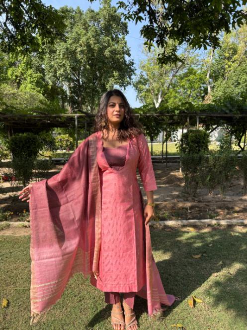 Ruby Jute Silk Suit - Image 3