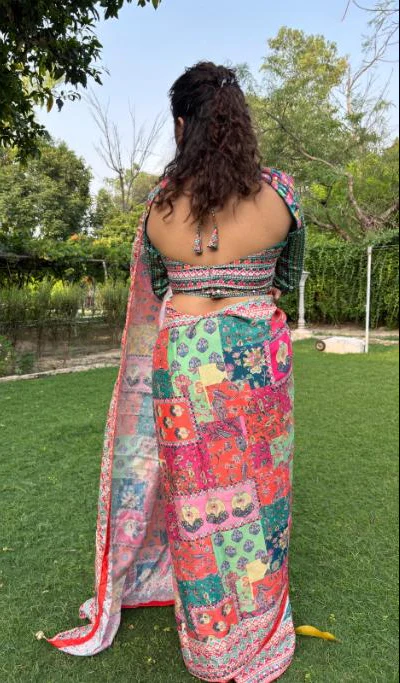 Starlit Designer Crepe Saree - Image 6