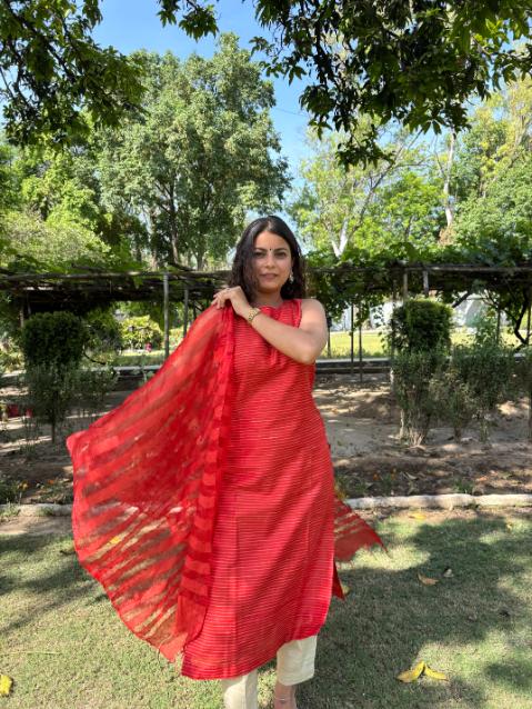 Vineeta Red Cotton Stitched Suit - Image 4