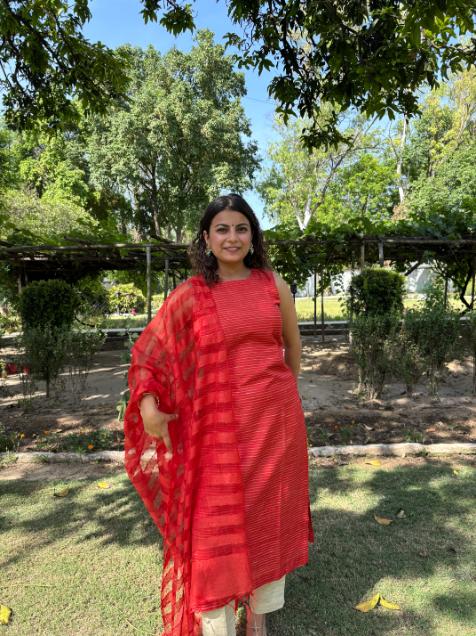 Vineeta Red Cotton Stitched Suit - Image 5